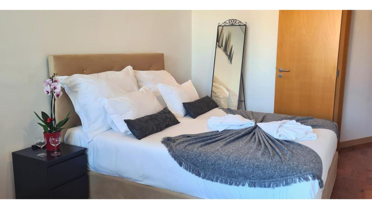 Rentalist Apartaments- Santa Catarina Porto Buitenkant foto