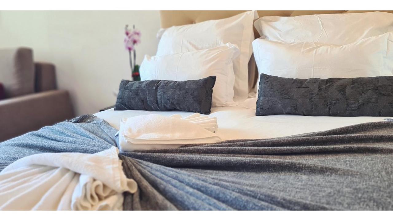 Rentalist Apartaments- Santa Catarina Porto Buitenkant foto
